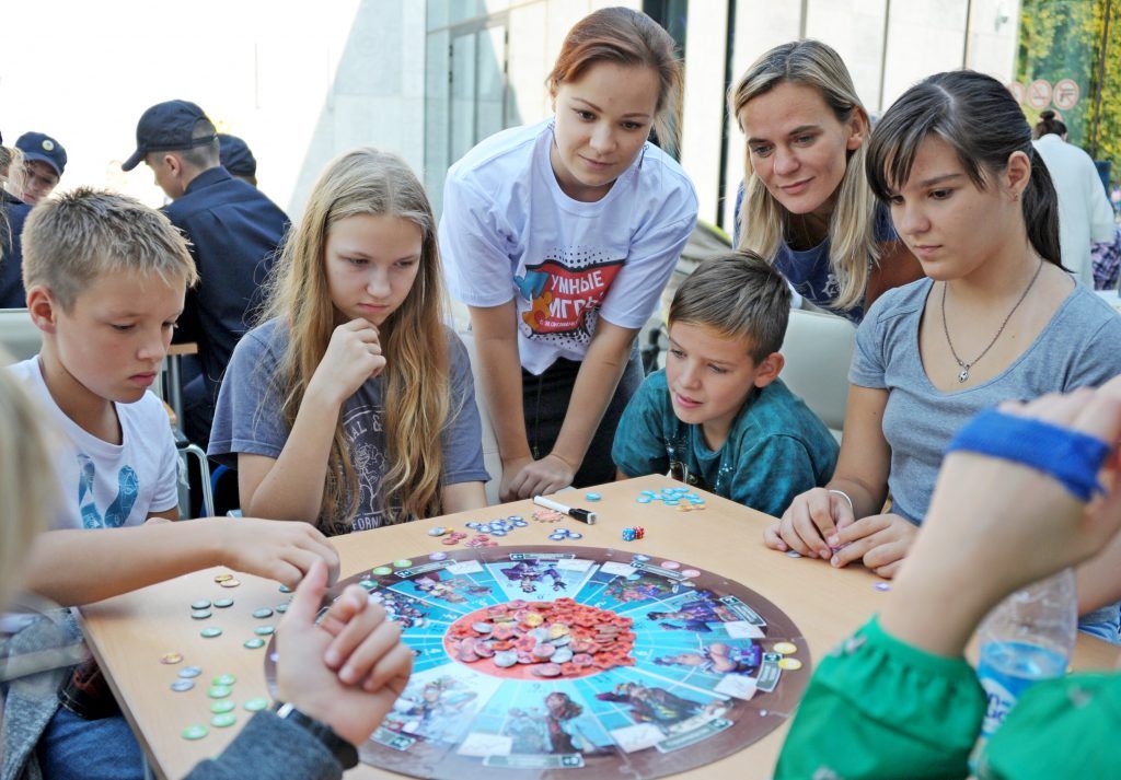 Школьники протестируют образовательные приложения. Фото: архив, «Вечерняя Москва»